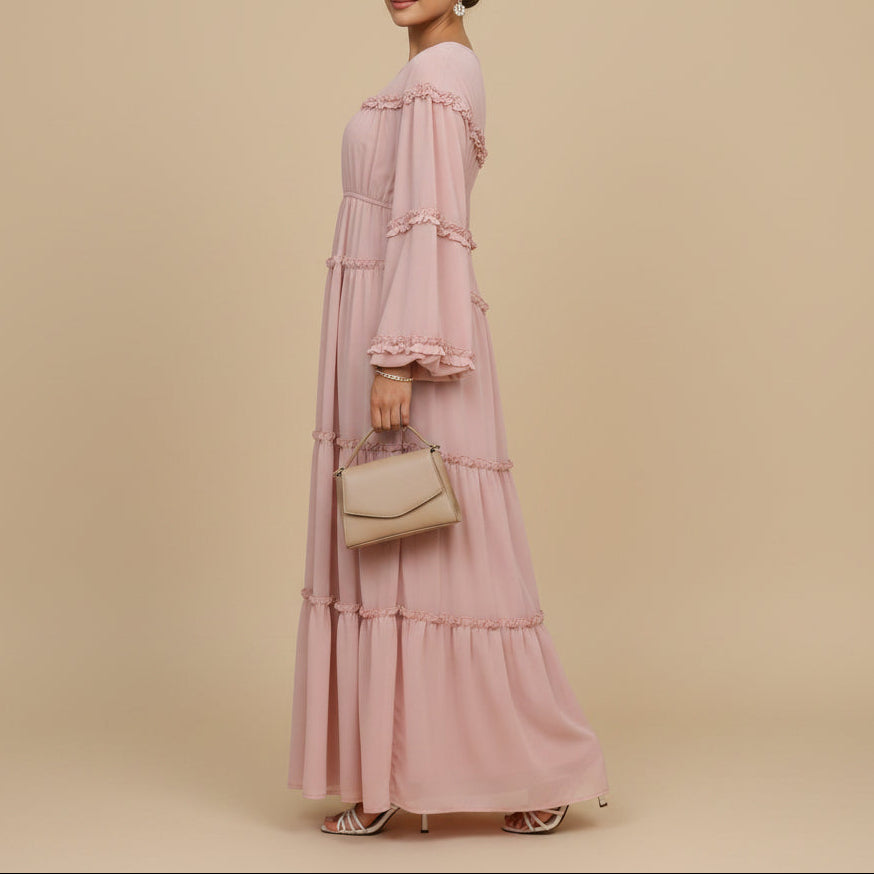 Amara Stufen-Chiffon-Maxikleid