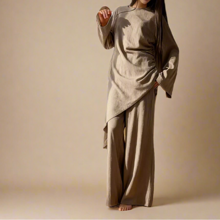 Asimetrik Drape Tunik ve Geniş Paça Pantolon Takımı
