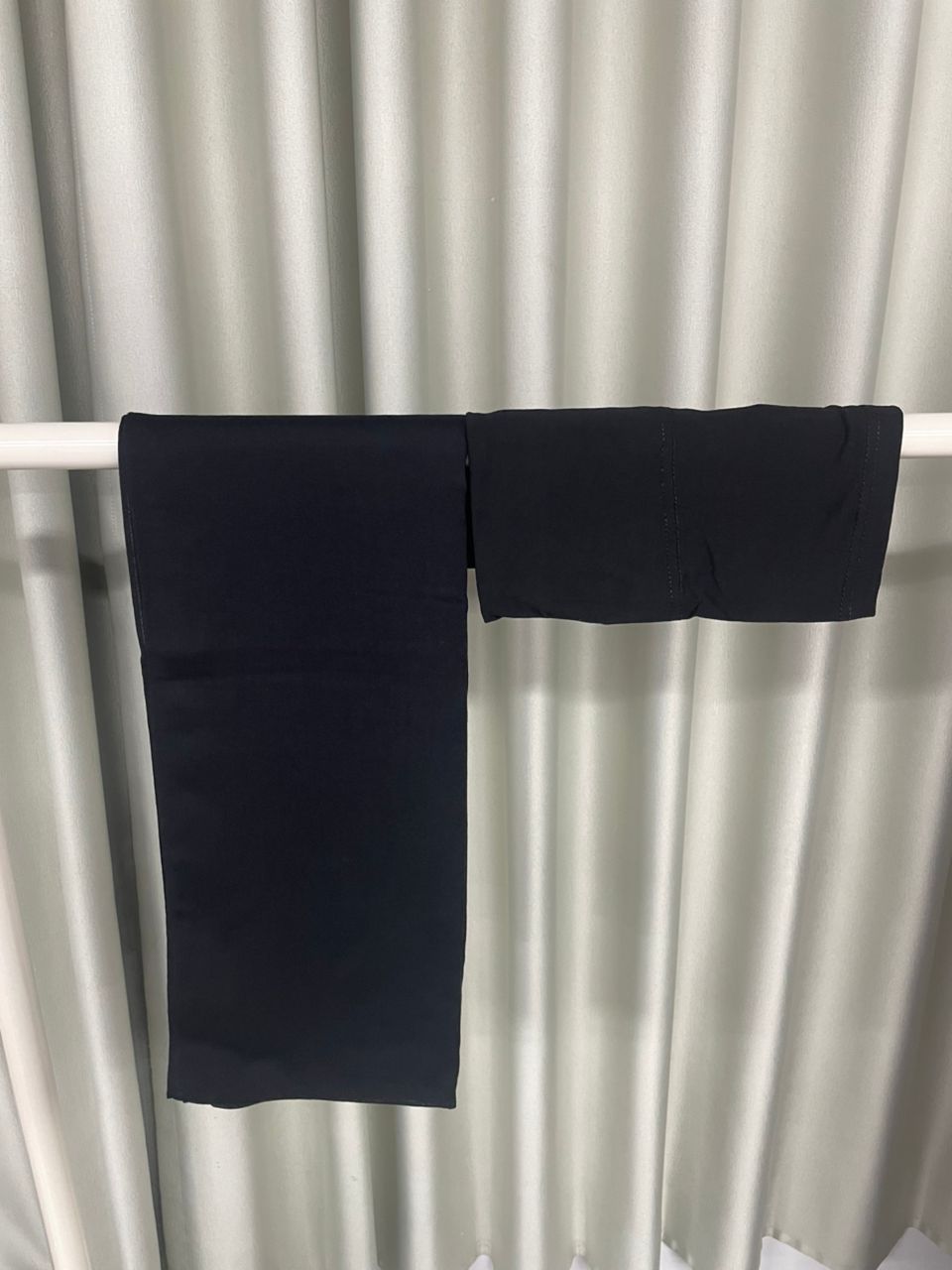 Passendes Hijab-Set aus Modal mit schwarzem Pfeffer