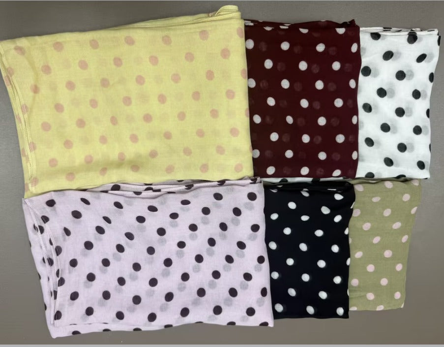 Schwarzer Premium-Modal-Hijab mit Polka-Dots