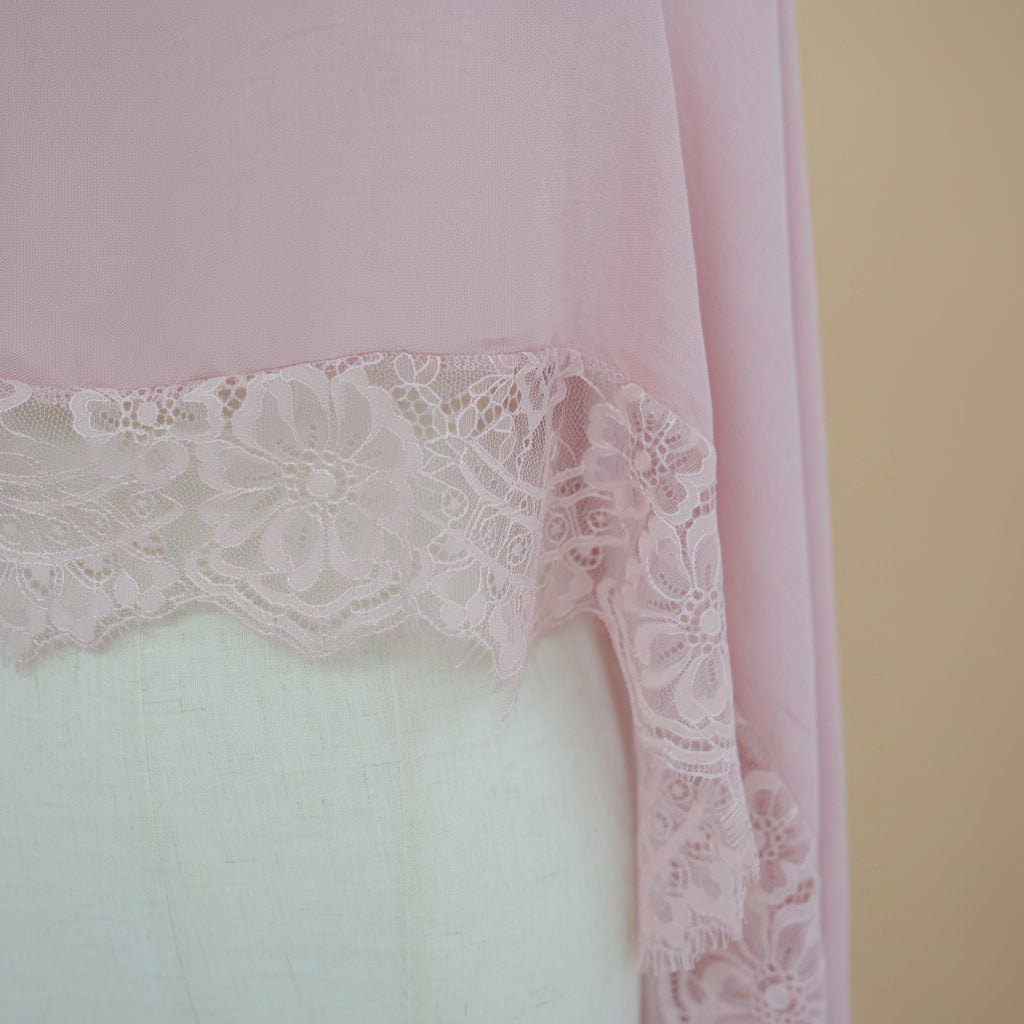 Pembe Petal Modal Dantel Başörtüsü