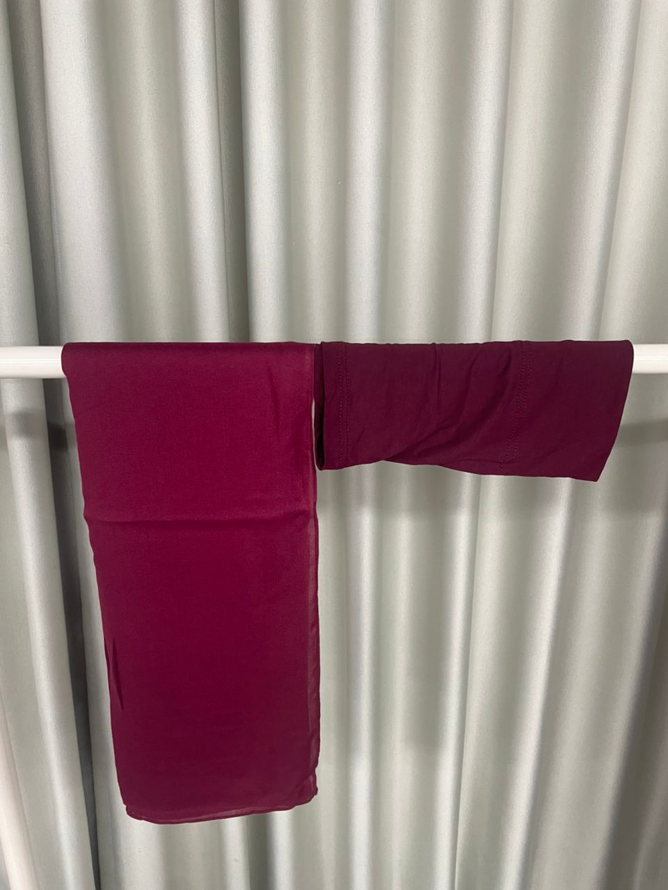 Tacar Hijab Meaitseála Modúil Pluma Domhain