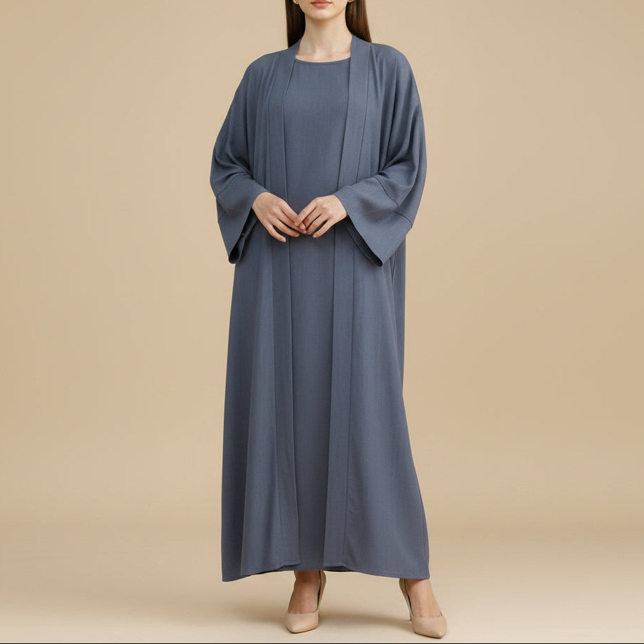 Abaya drapeada a dúo y vestido lencero