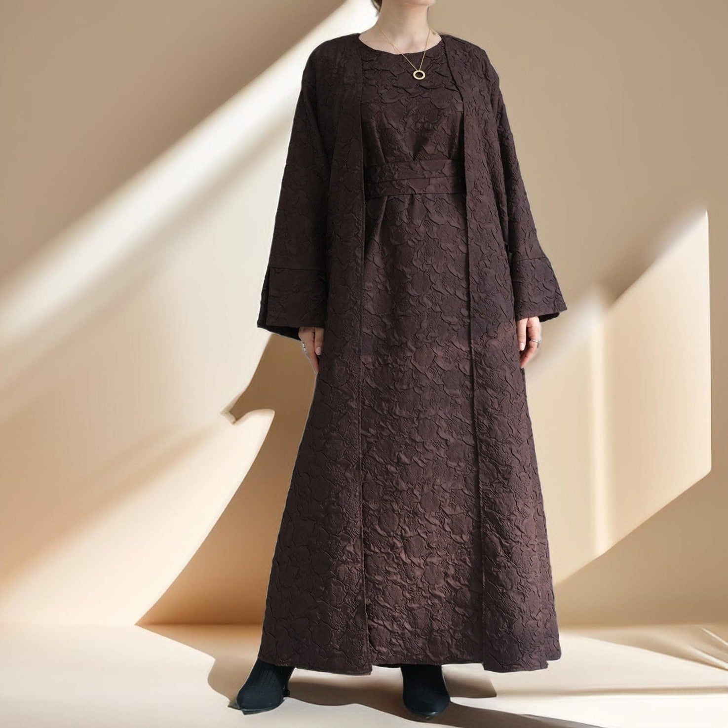 Embossed Winter Abaya Robe with Vest - Try Modest Limited 