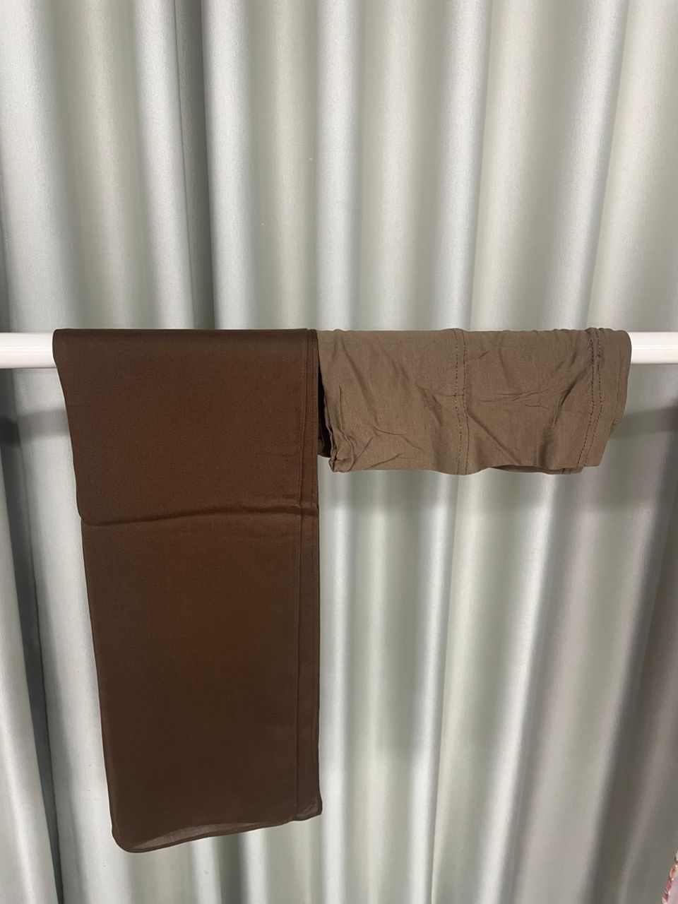 Tacar Hijab Meaitseála Modúil Espresso Charm