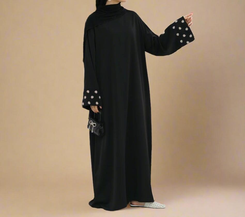 Abaya fermée Jamila brodée de fleurs sophistiquées