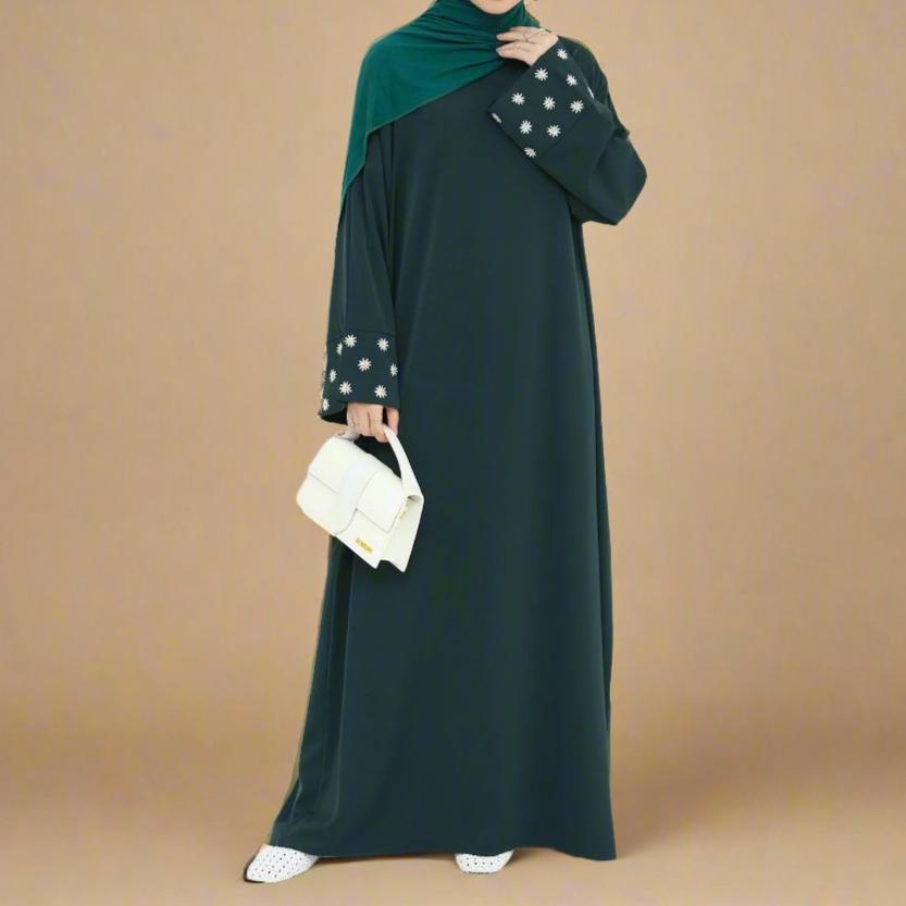 Abaya fermée Jamila brodée de fleurs sophistiquées