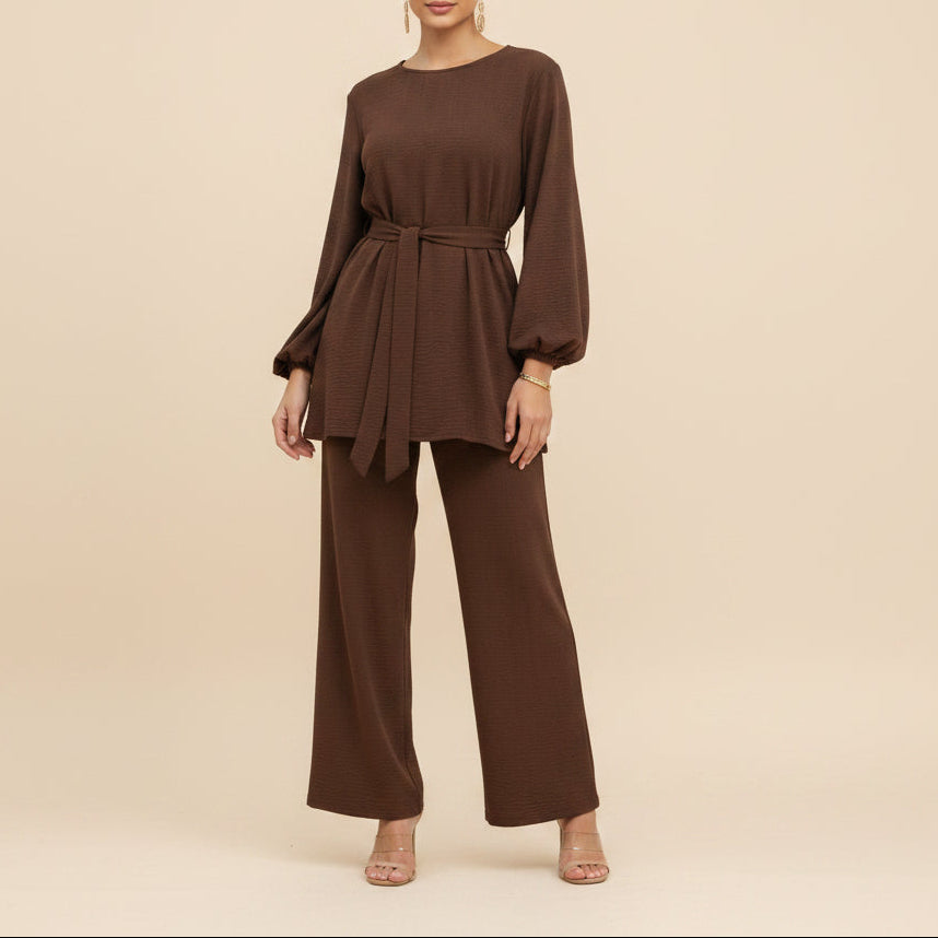 Kaia Relaxed Modest Set med del av setet
