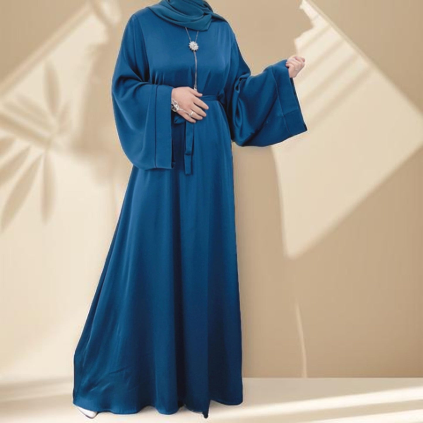 Lightweight plain abaya with long sleeves - Try Modest Limited 