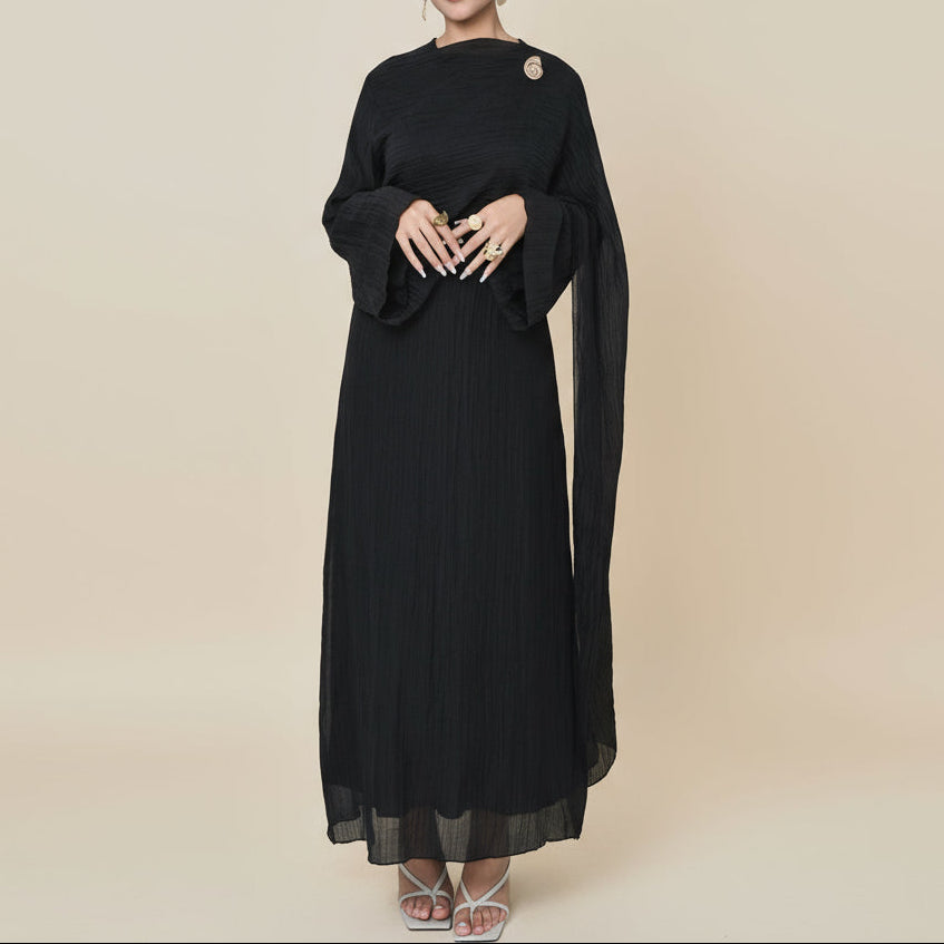 Maya – Plissiertes, langärmliges Maxikleid