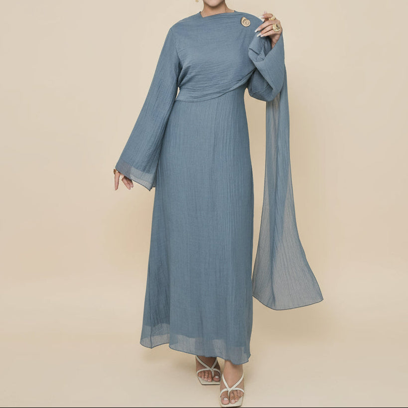 Maya – Plissiertes, langärmliges Maxikleid