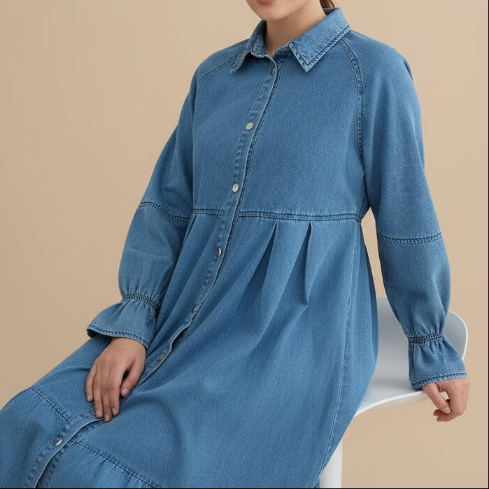 Nahla Blaues Jeans-Maxikleid mit Knopfleiste
