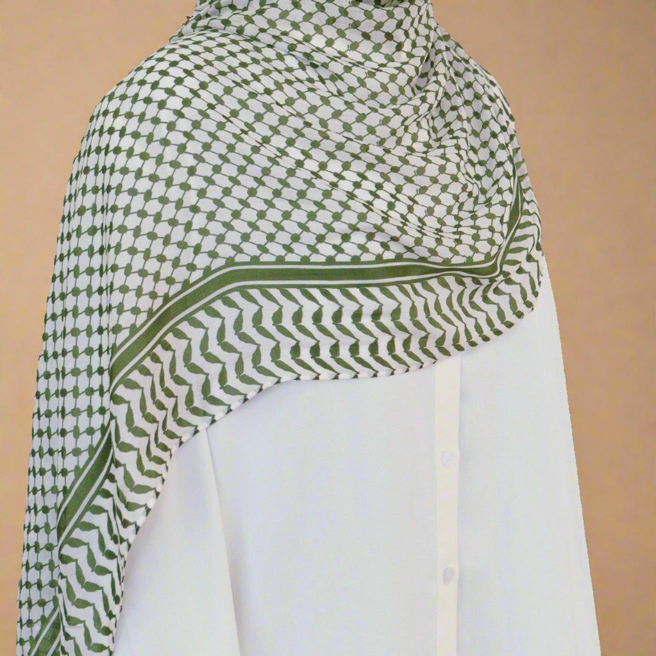 القوة: حجاب/شال كوفية فلسطينية