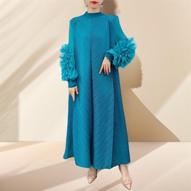 Round neck maxi pleated dress - Try Modest Limited