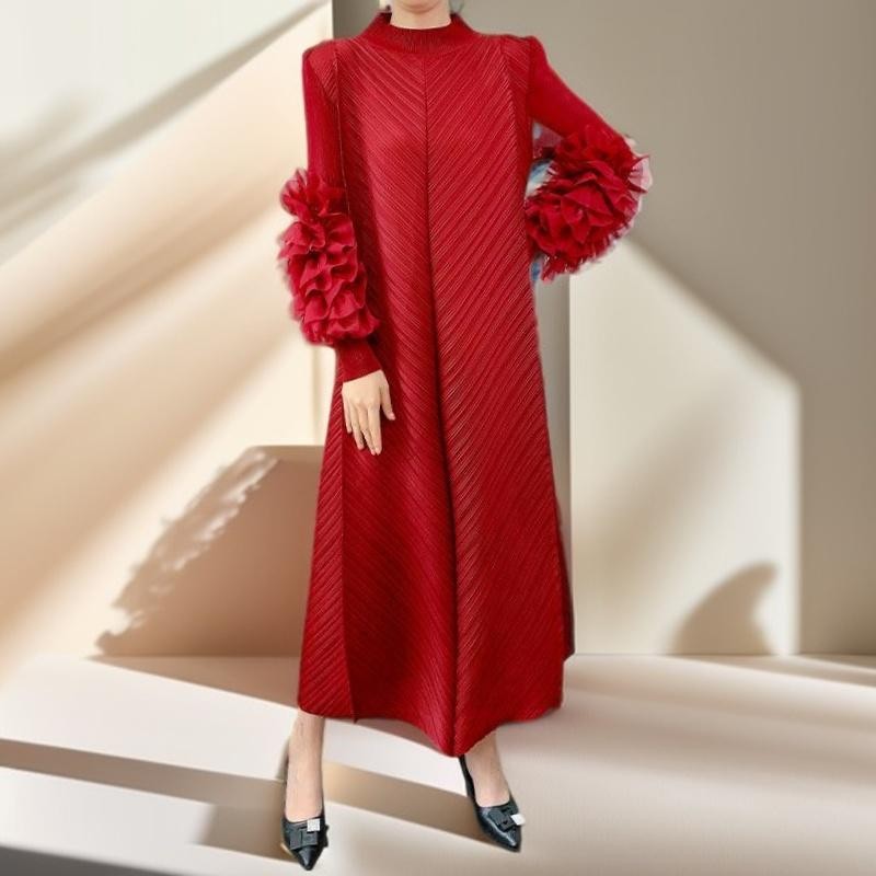 Round neck maxi pleated dress - Try Modest Limited