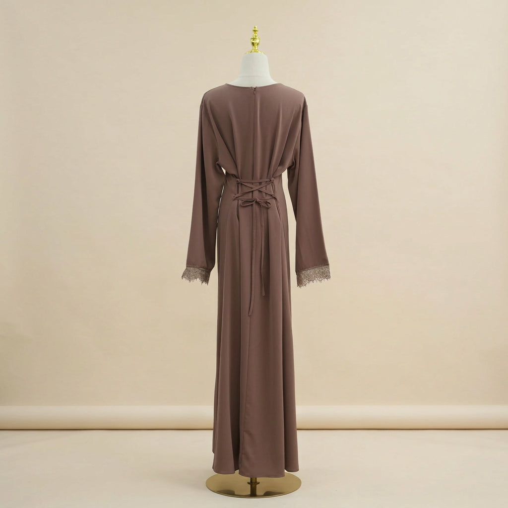 Safiya abaya en hijab-set met kanten afwerking