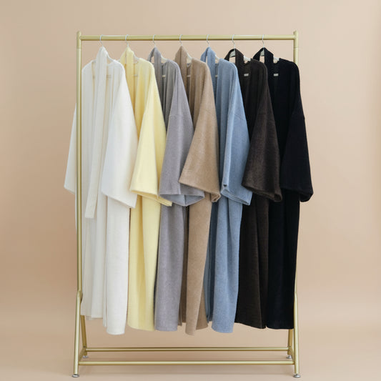 Wafaa, warmer und stylischer Winter-Abaya-Mantel