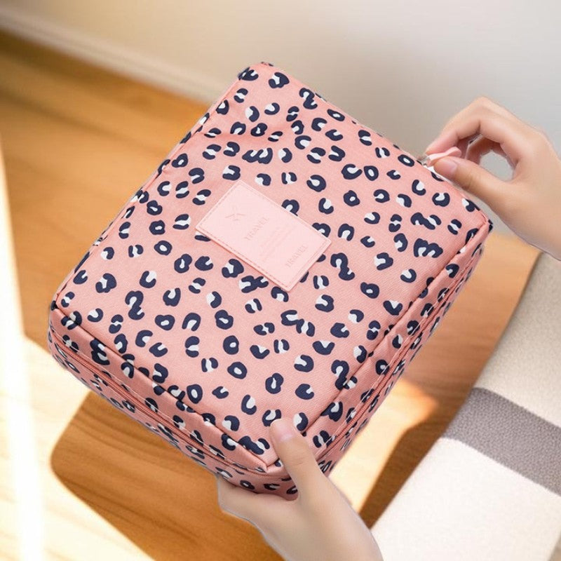 Women's Simple Waterproof Travel Makeup Bag-Keep your Beauty - Try Modest Limited