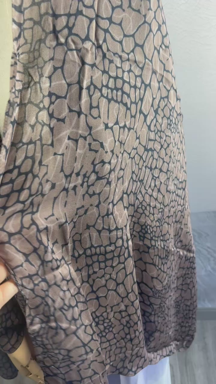 Hijab di lusso in modal di bambù con effetto squame di coccodrillo